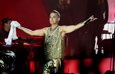 Robbie Williams saved by lack of fame in US