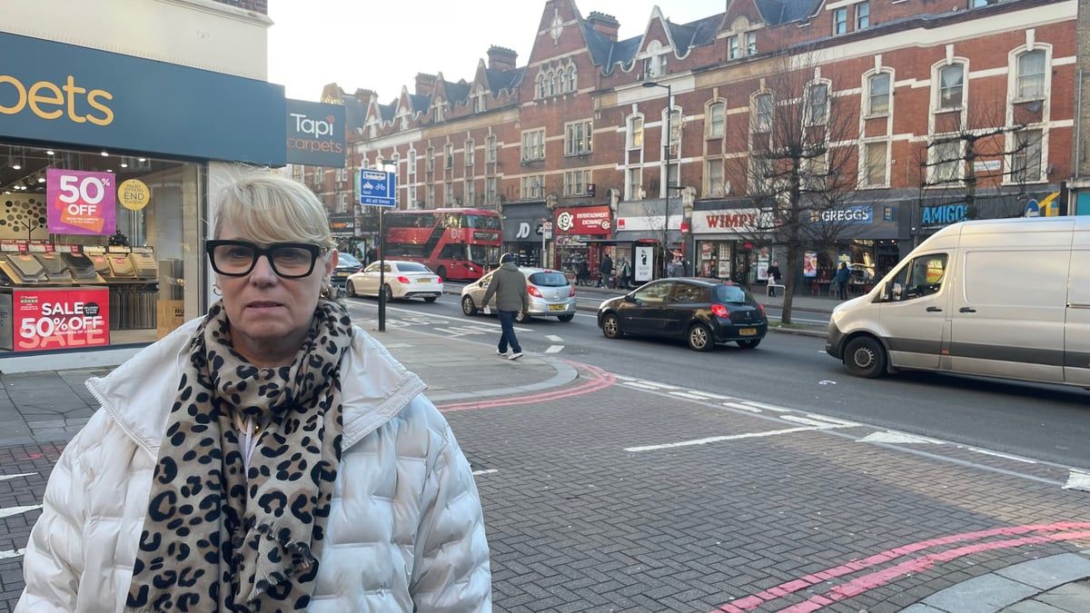 Row as TfL 'plans to spend £650,000 moving pedestrian crossing 50 yards' on Streatham High Road - Inkl