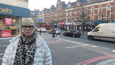 Row as TfL 'plans to spend £650,000 moving pedestrian crossing 50 yards' on Streatham High Road