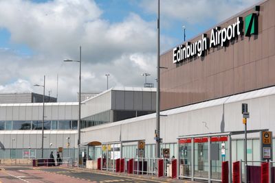 Edinburgh Airport tanker drivers call off Christmas and New Year strike