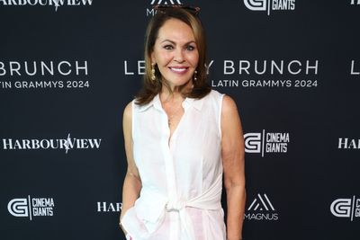 Powerhouse Journalist María Elena Salinas Joins Jorge Ramos In Leaving Her TV Position