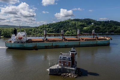 Corps of Engineers will look to save 150-year-old lighthouse from crumbling into the Hudson River