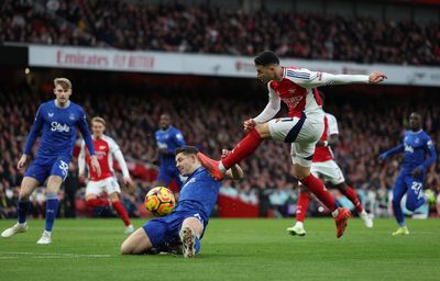 Arsenal: Gabriel Martinelli flaw exposed as Thierry Henry provides solution for major weakness