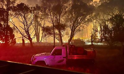 Queensland braces for more flash flooding as Sydney swelters and Victoria battles bushfires