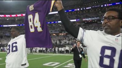 Vikings, Justin Jefferson Pay Sweet Tribute to Randy Moss on MNF Amid Cancer Battle