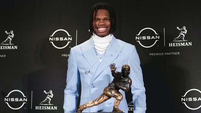 Travis Hunter's Fiancee Addresses Criticism She's Received Since Heisman Ceremony