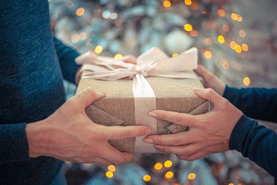 Healthy Holiday Cheer: Thoughtful Christmas Gifts For A Vibrant 2024