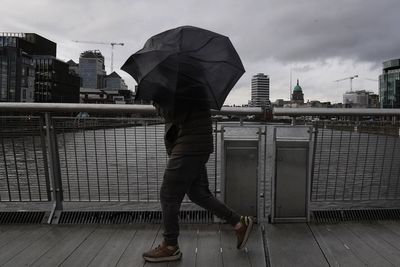 Yellow wind warnings could cause disruption for commuters