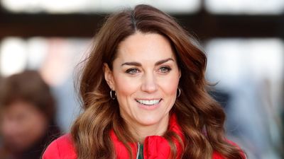 Kate Middleton’s holly-berry red puffer, green jumper and skinny jeans have us planning frosty festive walks already