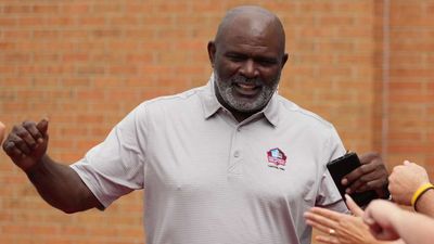 North Carolina Legend Lawrence Taylor Reacts to UNC Hiring Bill Belichick