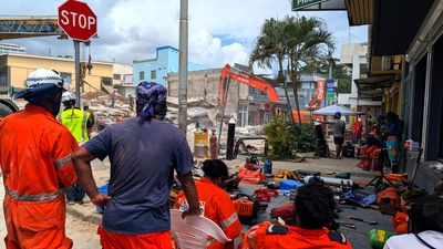 International rescuers join search for Vanuatu quake survivors