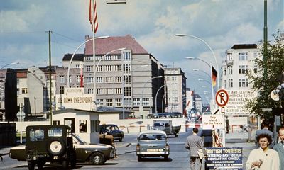 The Granddaughter by Bernhard Schlink review – love and loss in Berlin