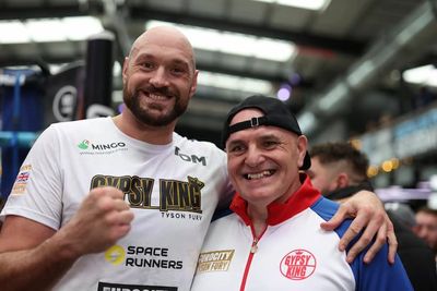 Tyson Fury AXES Dad John Fury From Corner For Usyk Rematch