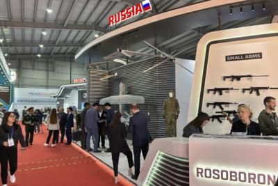 US Ambassador Proposes Defense Collaboration At Vietnam Arms Expo