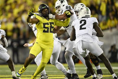 Oregon transfer edge rusher picks up offer from Spartans