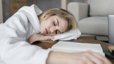 Sleep expert reveals why you should never nap for longer than 10 minutes