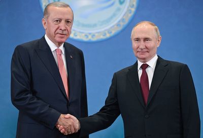 Turkey and Russia engage in delicate maneuvers over Syria after Assad’s downfall