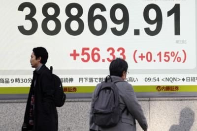 Asian Shares Mixed As Markets Await US Spending Data