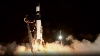 Rocket Lab launches private Earth-imaging satellite to orbit on its final flight of 2024 (video)