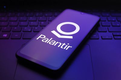 Palantir’s Momentum Persists Despite Market Worries