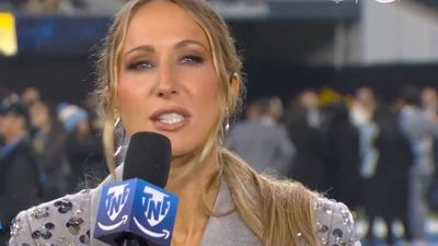 Nikki Glaser Closed 'Thursday Night Football' With Some On-Field Comedy