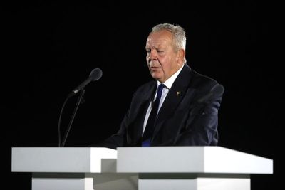 Bill Beaumont named interim chairman at RFU as Tom Ilube resigns amid scandal