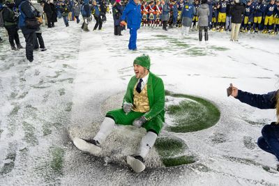 1 snowy Notre Dame Stadium photo shows how treacherous the playoff game could be