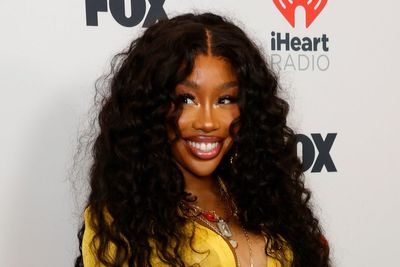 SZA finally releases much-delayed new album ‘SOS Deluxe: Lana’