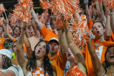 Tennessee fans blasting hit song at Ohio bars ahead of CFP battle