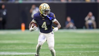 Notre Dame's Jeremiyah Love Hilariously Reacts to Shirtless Teammates in Cold Weather