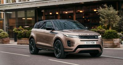 Range Rover Evoque P270e - luxury in the city, on the motorway, or even off-road