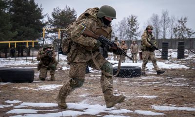 Ukraine faces difficult decisions over acute shortage of frontline troops