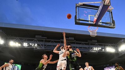 Walton Jr fires as Phoenix crush 36ers in open-air win