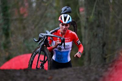 An emotional Marie Schreiberdevoted her maiden elite cyclocross World Cup win to her dog who died earlier this week