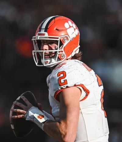 Clemson Takes Early Lead With Klubnik's Touchdown Pass