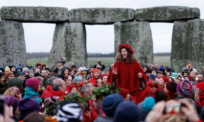 Thousands gather at Stonehenge to celebrate the winter solstice