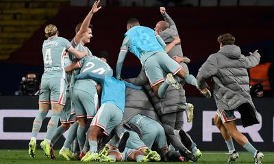 Alexander Sørloth stuns Barcelona with last-gasp winner for Atlético Madrid