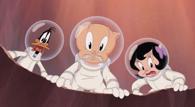 Daffy Duck's 'full moon' and Porky Pig fend off alien invasion in 'The Day The Earth Blew Up: A Looney Tunes Movie' (trailer)