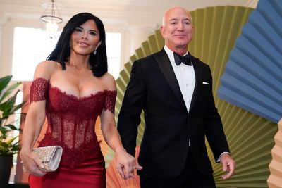 Jeff Bezos denies his Aspen wedding to Lauren Sánchez will cost $600 million