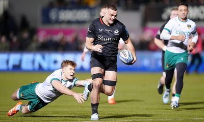 Saracens serve Premiership notice with six-try victory against Northampton