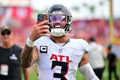 Jessie Bates with 55-yard pick-six for Falcons against Giants