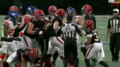 Drake London Throws Punch in Fight With Giants Defense After Falcons Interception