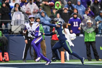 Sam Darnold hits Justin Jefferson for TD and Vikings drop Seahawks