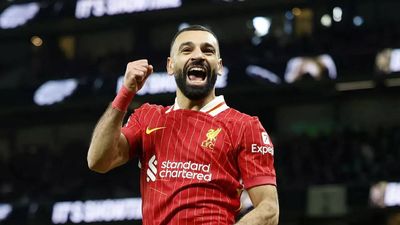 Liverpool hammer Tottenham Hotspur in Mohamed Salah show