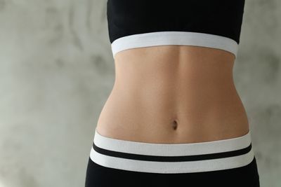 Dreaming of A Flat Stomach But Too Lazy? A Fitness Coach Shares 3 Simple Tips