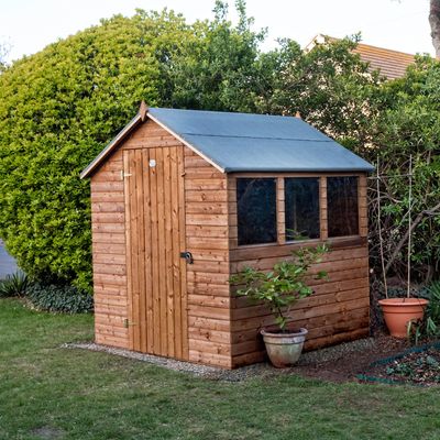 How to felt a shed roof - a step-by-step guide to keep it safe from rot and damp