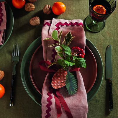 How to fold napkins for Christmas – 16 creative and classic ways to easily elevate your festive tablescape