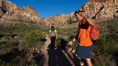 Hikers keep breaking their ankles on this Vegas mountain - Alex Honnold just showed what it takes to scale it properly