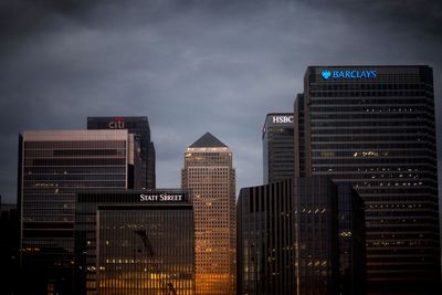 FTSE 100 edges higher despite UK economy stalling in third quarter