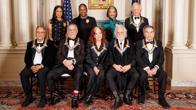 “I would never have picked up a guitar had it not been for her”: Watch the Grateful Dead and Bonnie Raitt receive this year's Kennedy Center Honors – as they're covered by Susan Tedeschi, Derek Trucks, Sheryl Crow and Brandi Carlile